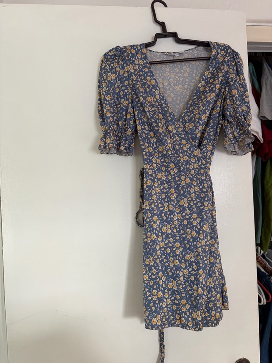 Reformation Dresses & Skirts - Reformation Giorgia Silk Floral Wrap Mini Dress